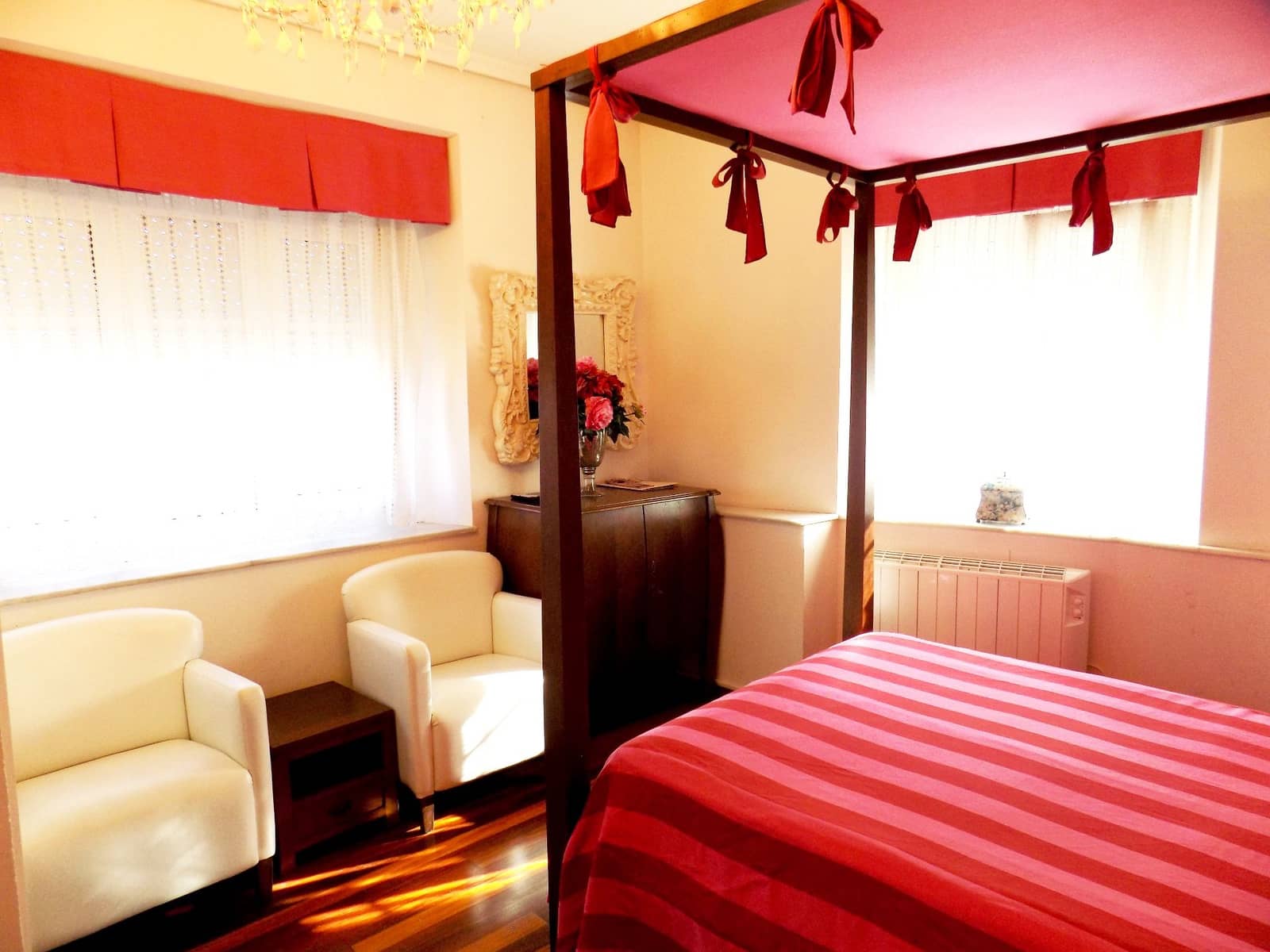 8 slaapkamer Villa te koop in Cudillero met garage - € 490.000 (Ref: 4835432)