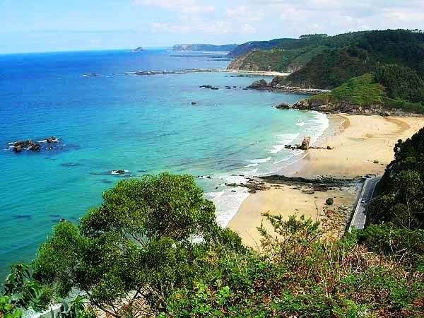 8 slaapkamer Villa te koop in Cudillero met garage - € 490.000 (Ref: 4835432)