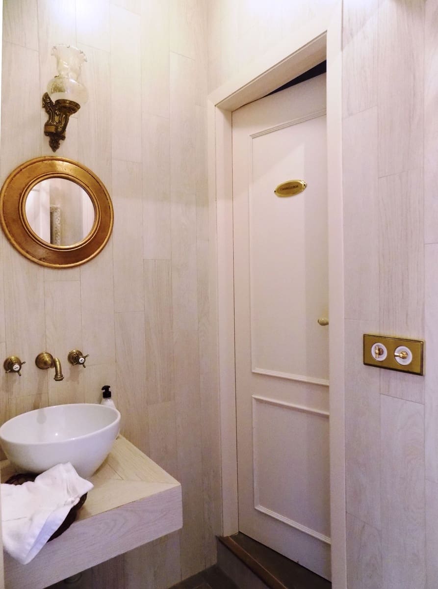 8 slaapkamer Villa te koop in Cudillero met garage - € 490.000 (Ref: 4835432)