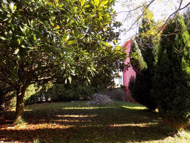 8 slaapkamer Villa te koop in Cudillero met garage - € 490.000 (Ref: 4835432)