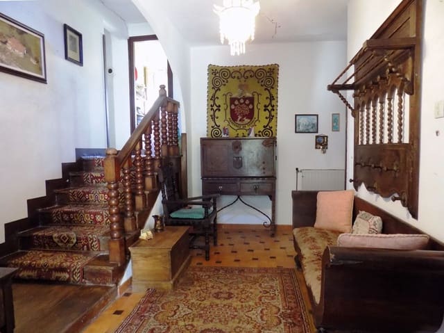 6 slaapkamer Villa te koop in Cudillero - € 240.000 (Ref: 5565770)