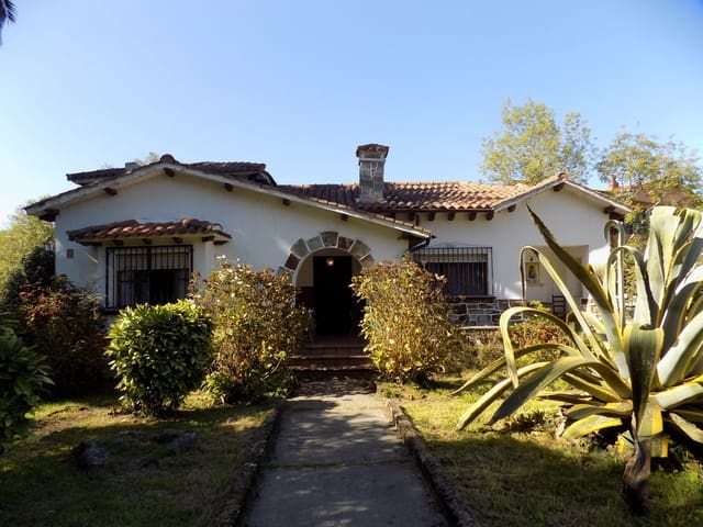 6 slaapkamer Villa te koop in Cudillero - € 240.000 (Ref: 5565770)