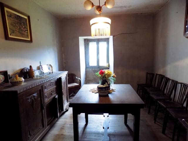 4 camera da letto Casa in vendita in Salas con garage - 60.000 € (Rif: 6128429)