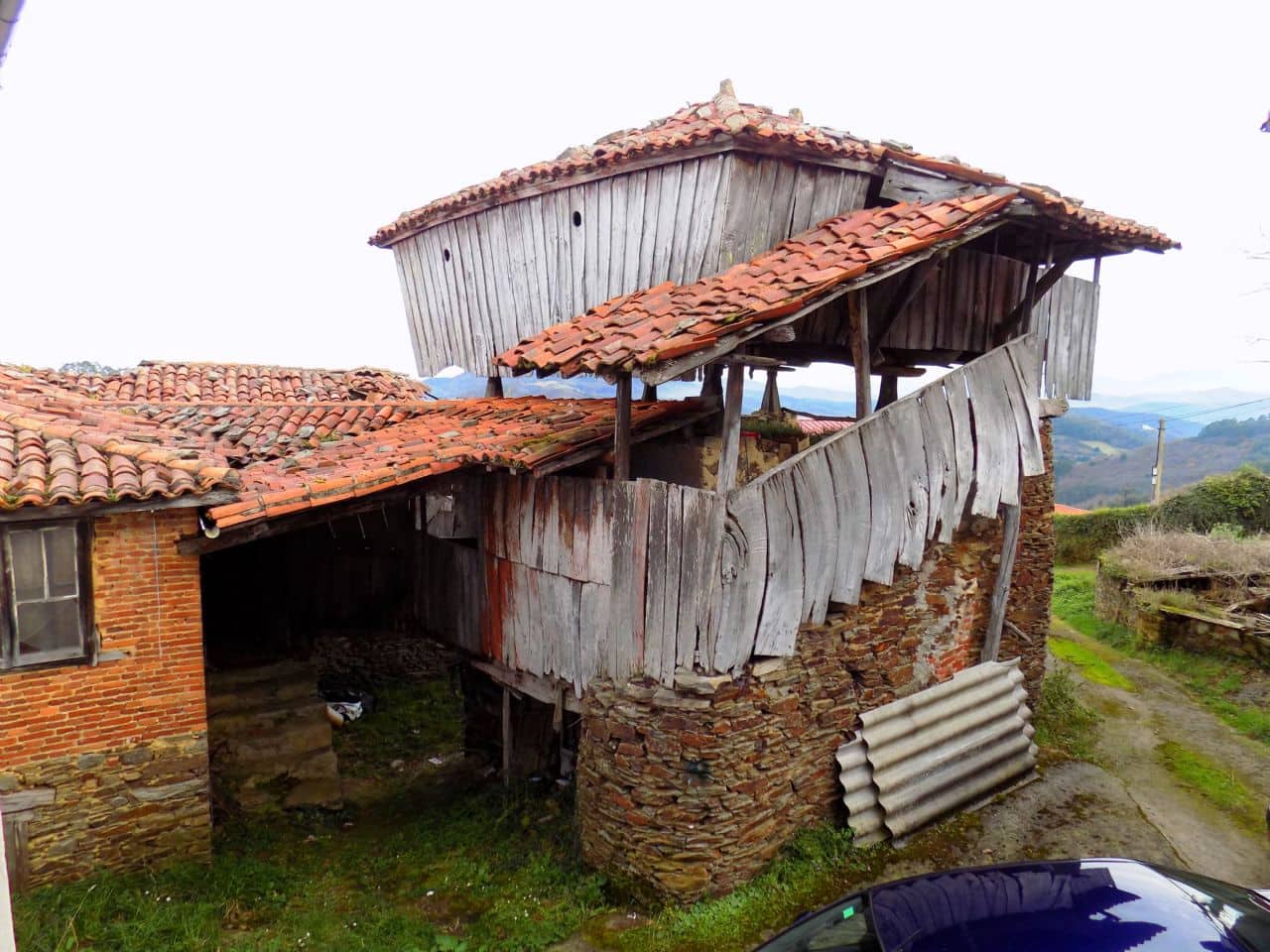 4 soveværelse Byhus til salg i Salas med garage - € 60.000 (Ref: 6128429)