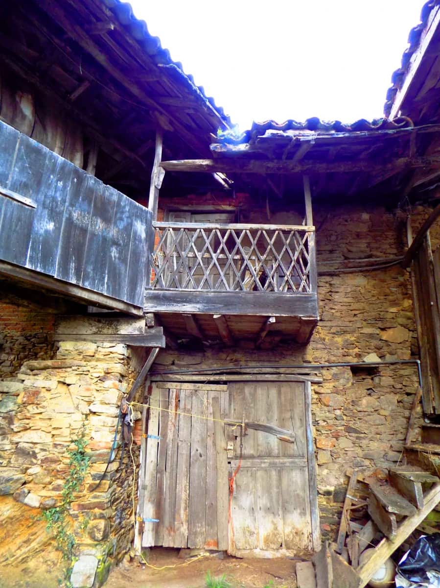 4 soveværelse Byhus til salg i Salas med garage - € 60.000 (Ref: 6128429)