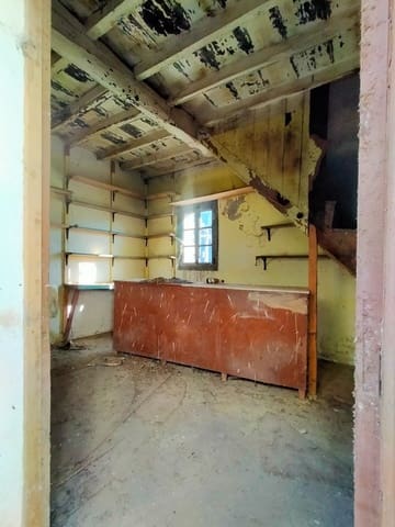 2 quarto Moradia Geminada para venda em Pravia com garagem - 30 000 € (Ref: 6453901)