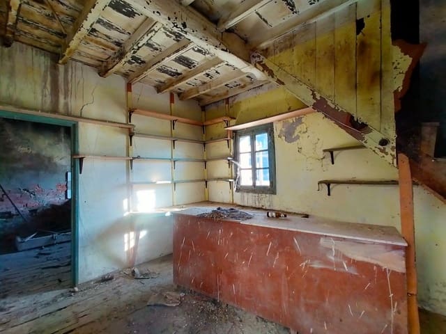 2 quarto Moradia Geminada para venda em Pravia com garagem - 30 000 € (Ref: 6453901)