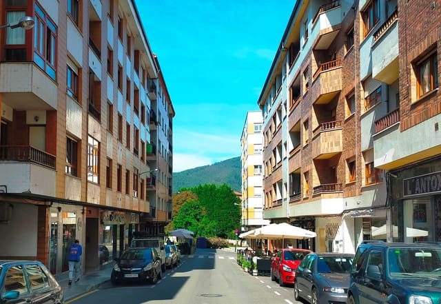 Gewerbe zu verkaufen in Pravia - 150.000 € (Ref: 7145523)