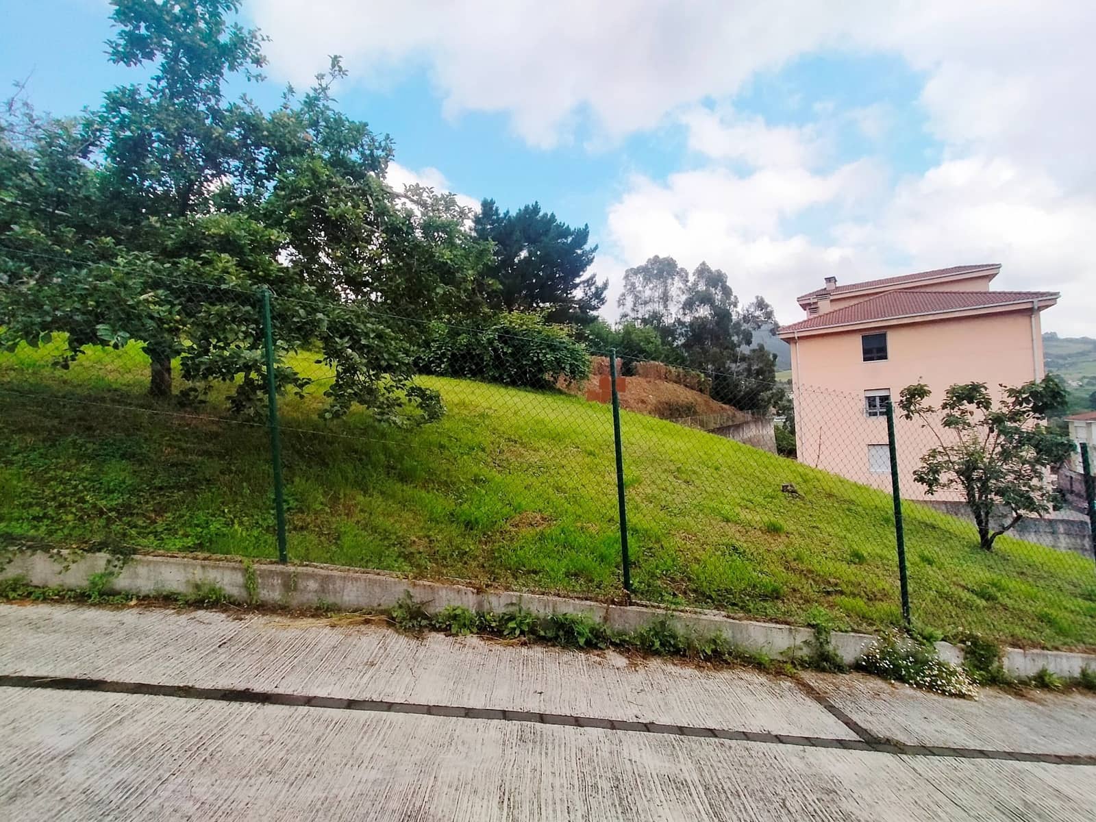 Grunde uden byggetilladelser til salg i Pravia - € 90.000 (Ref: 7286299)