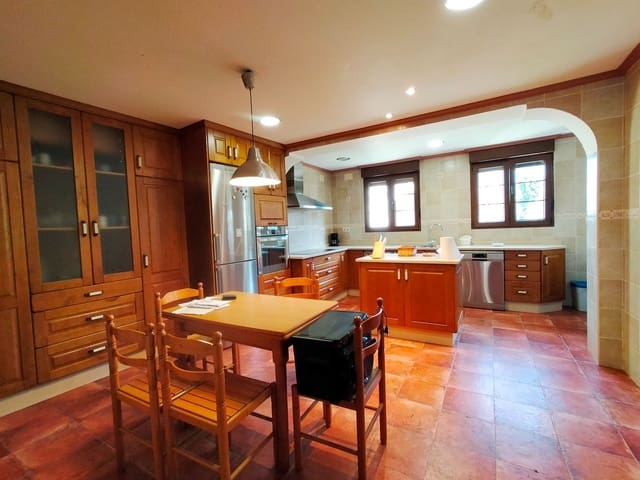 8 sovrum Villa till salu i Pravia - 390 000 € (Ref: 7333117)