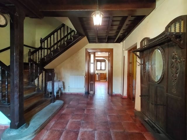 8 soveværelse Villa til salg i Pravia - € 390.000 (Ref: 7333117)