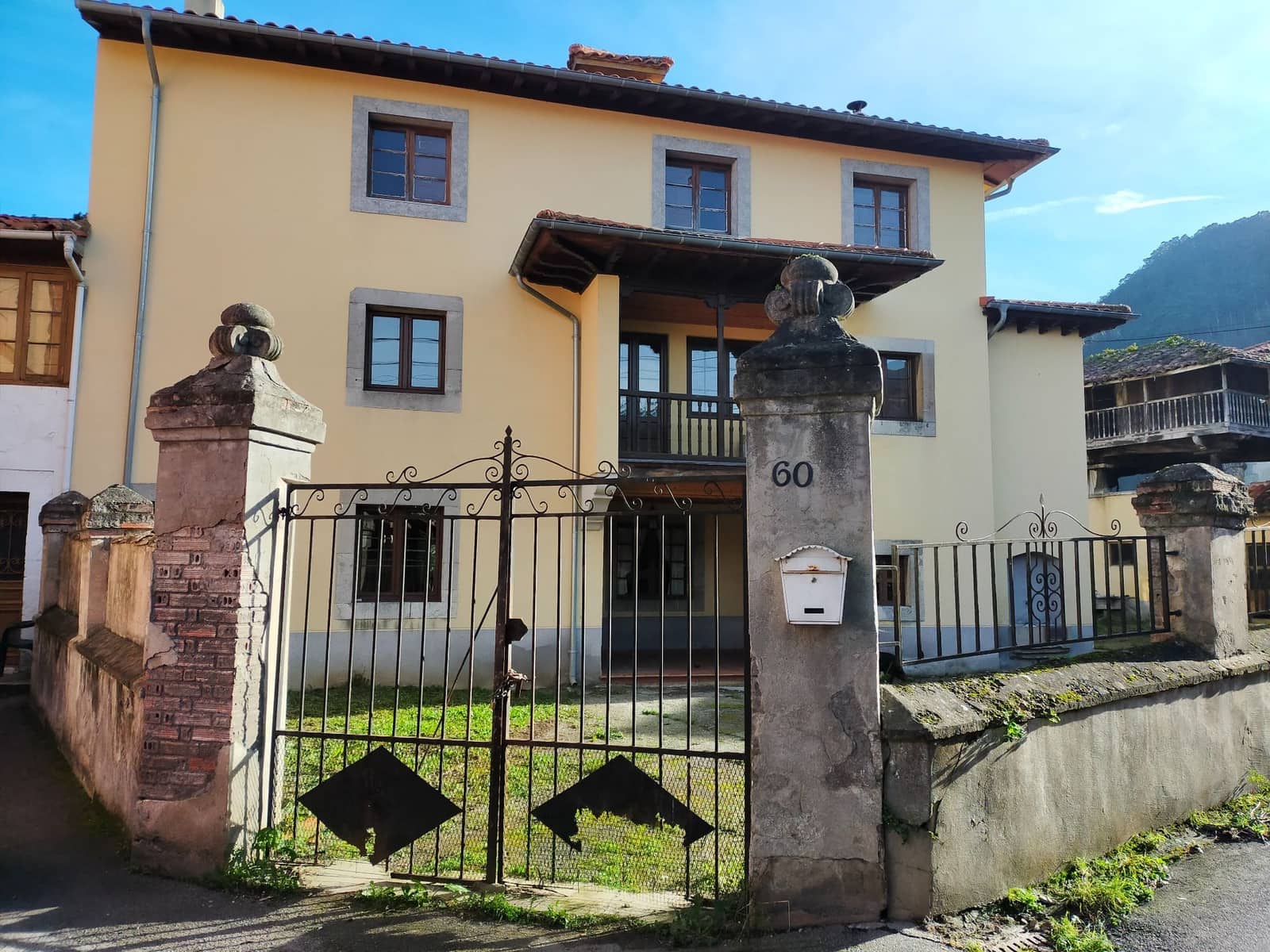 8 soveværelse Villa til salg i Pravia - € 390.000 (Ref: 7333117)