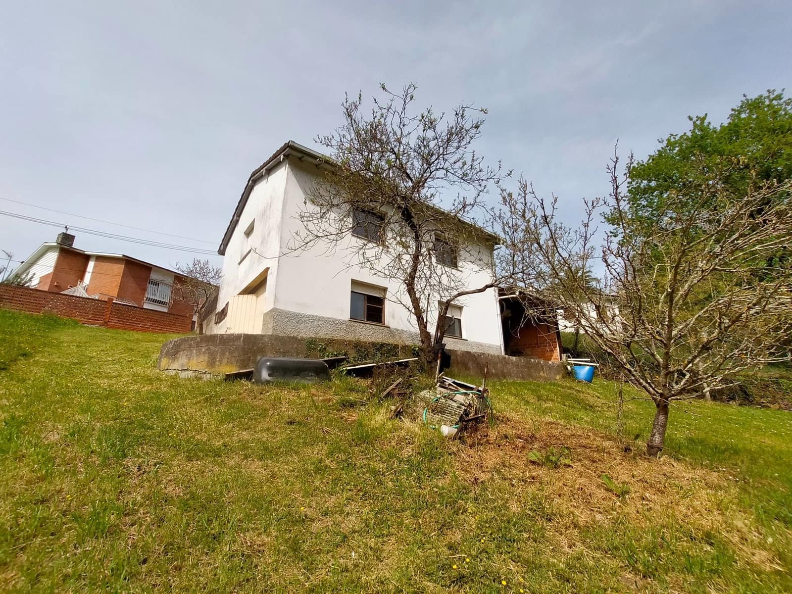 Grunde uden byggetilladelser til salg i Candamo - € 90.000 (Ref: 7519233)