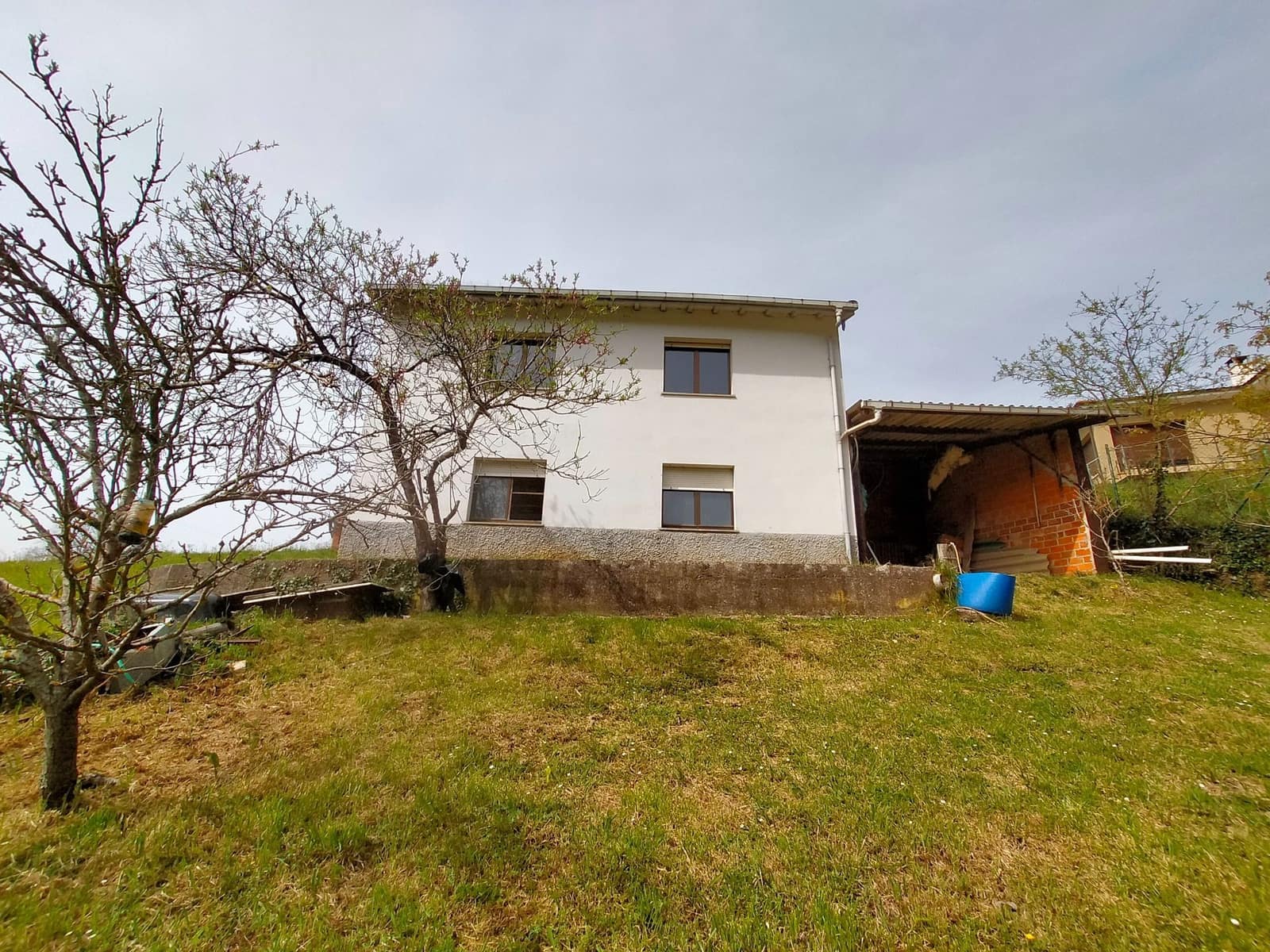 Grunde uden byggetilladelser til salg i Candamo - € 90.000 (Ref: 7519233)