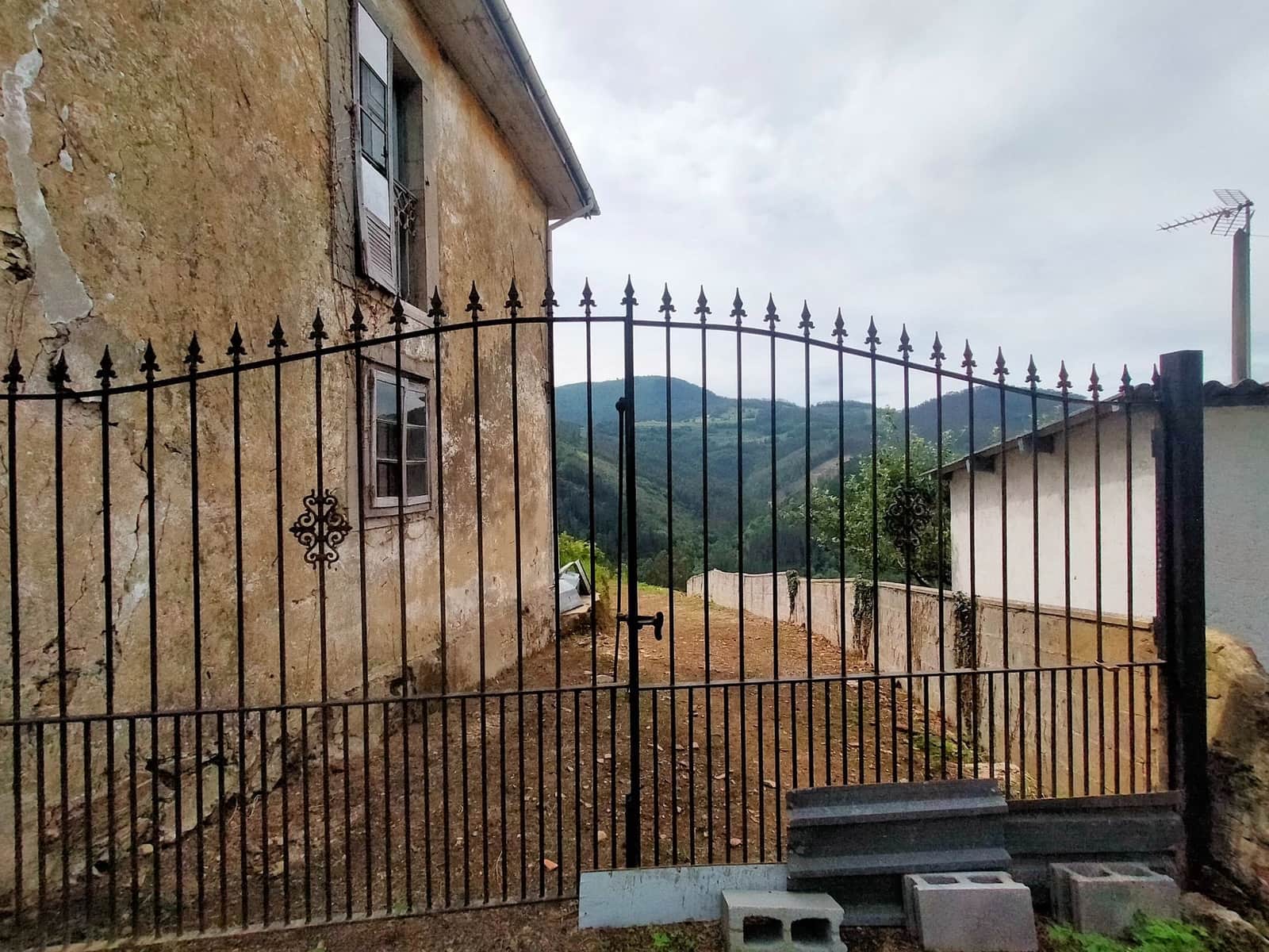 10 soverom Hus til salgs i Pravia med garasje - € 410 000 (Ref: 7642608)