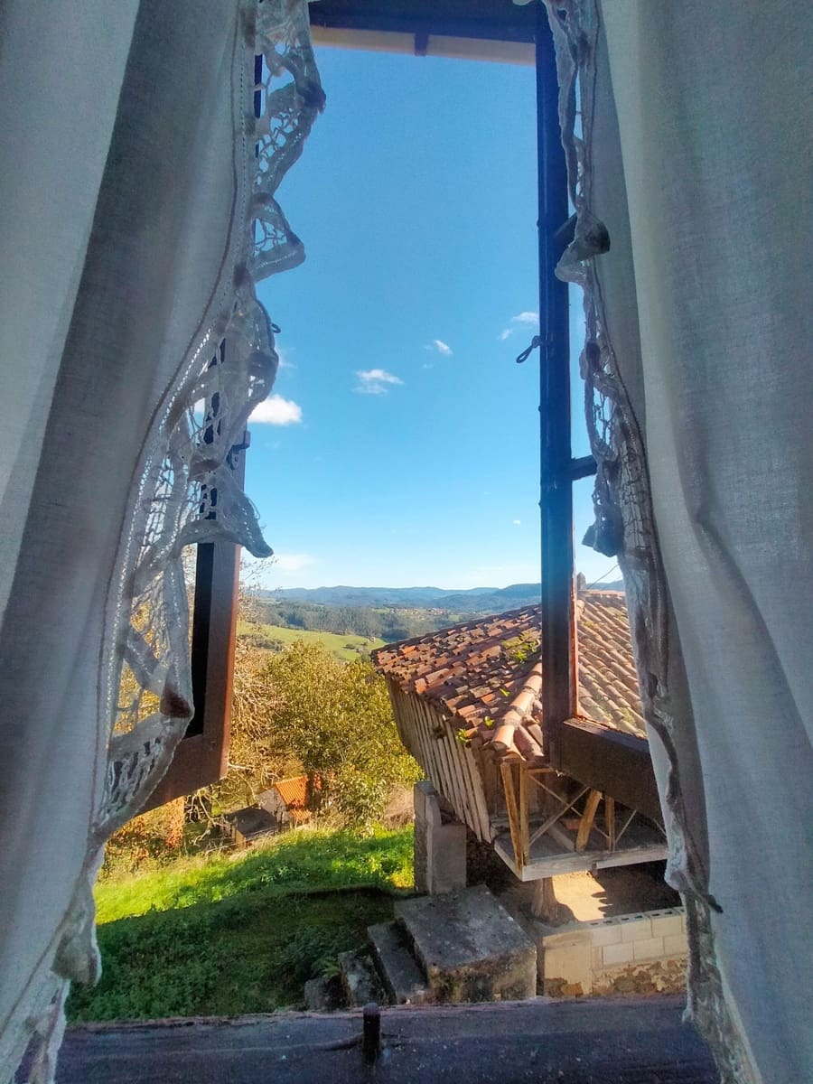 3 soverom Hus til salgs i Salas med garasje - € 220 000 (Ref: 7885577)