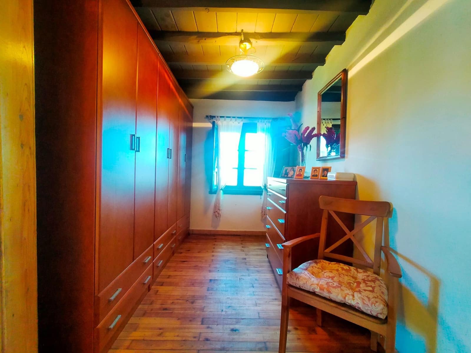 3 soverom Hus til salgs i Salas med garasje - € 220 000 (Ref: 7885577)