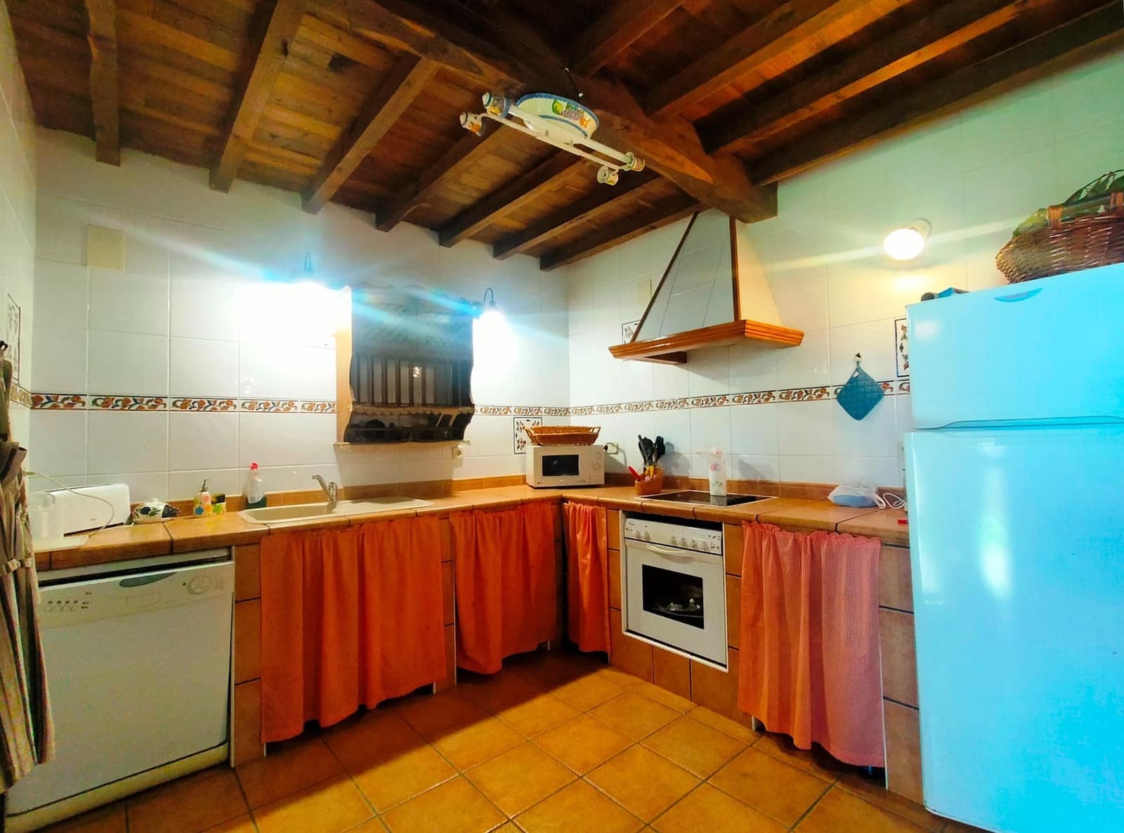 3 soverom Hus til salgs i Salas med garasje - € 220 000 (Ref: 7885577)