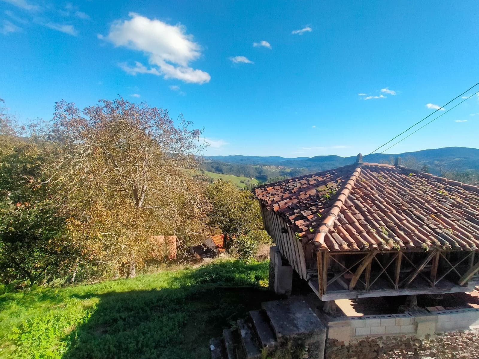 3 soverom Hus til salgs i Salas med garasje - € 220 000 (Ref: 7885577)