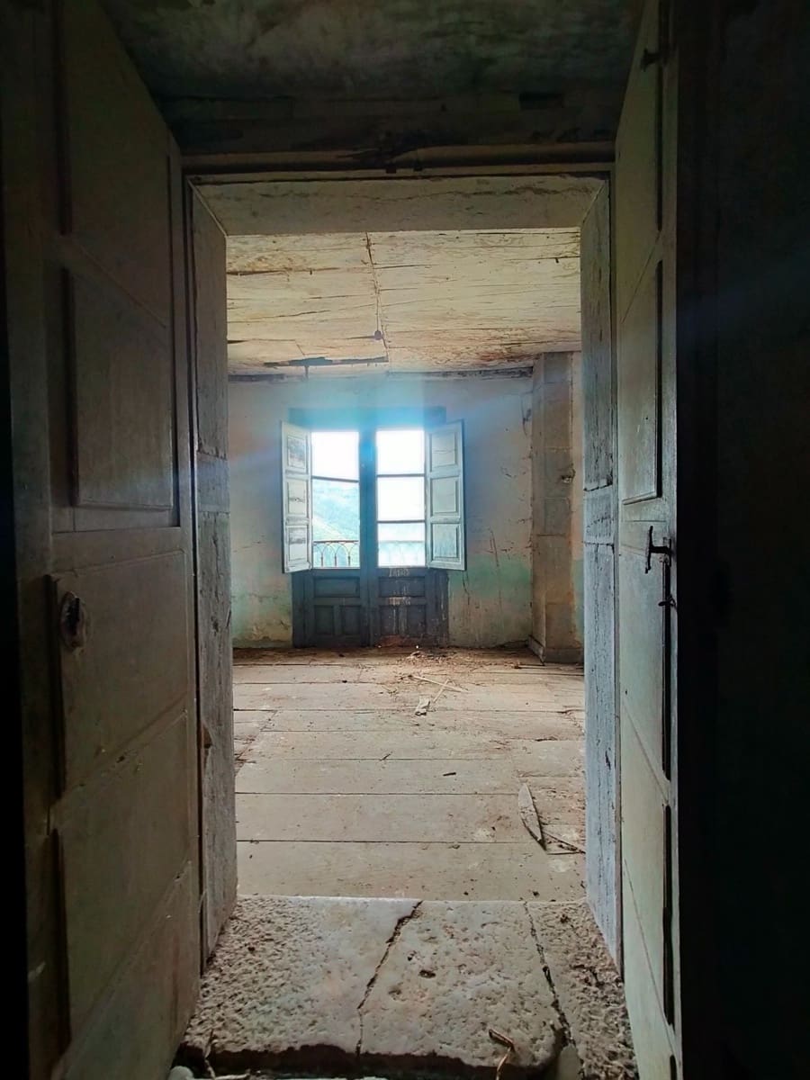 5 slaapkamer Finca/Landhuis te koop in Pravia met garage - € 135.000 (Ref: 8480603)