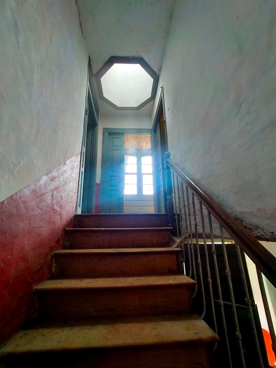 5 slaapkamer Finca/Landhuis te koop in Pravia met garage - € 135.000 (Ref: 8480603)