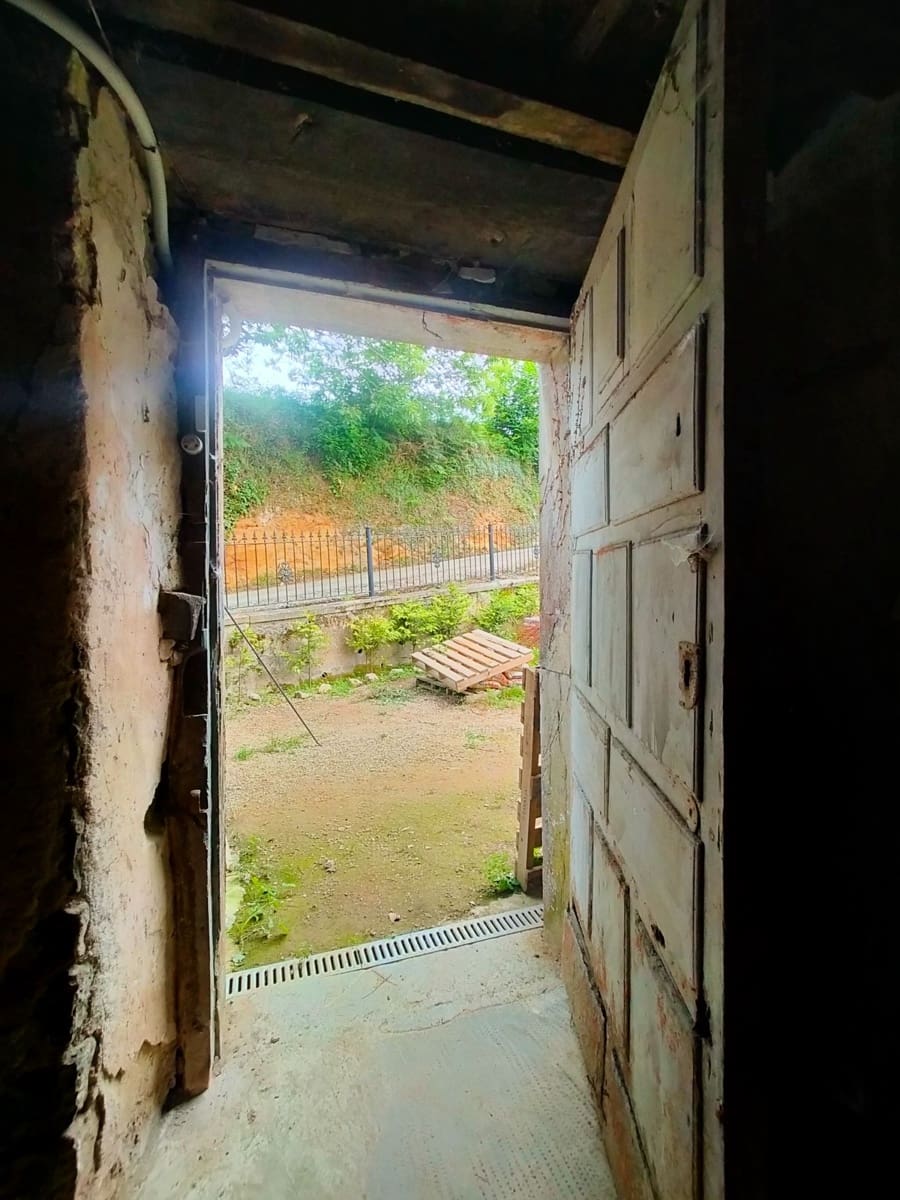 5 slaapkamer Finca/Landhuis te koop in Pravia met garage - € 135.000 (Ref: 8480603)