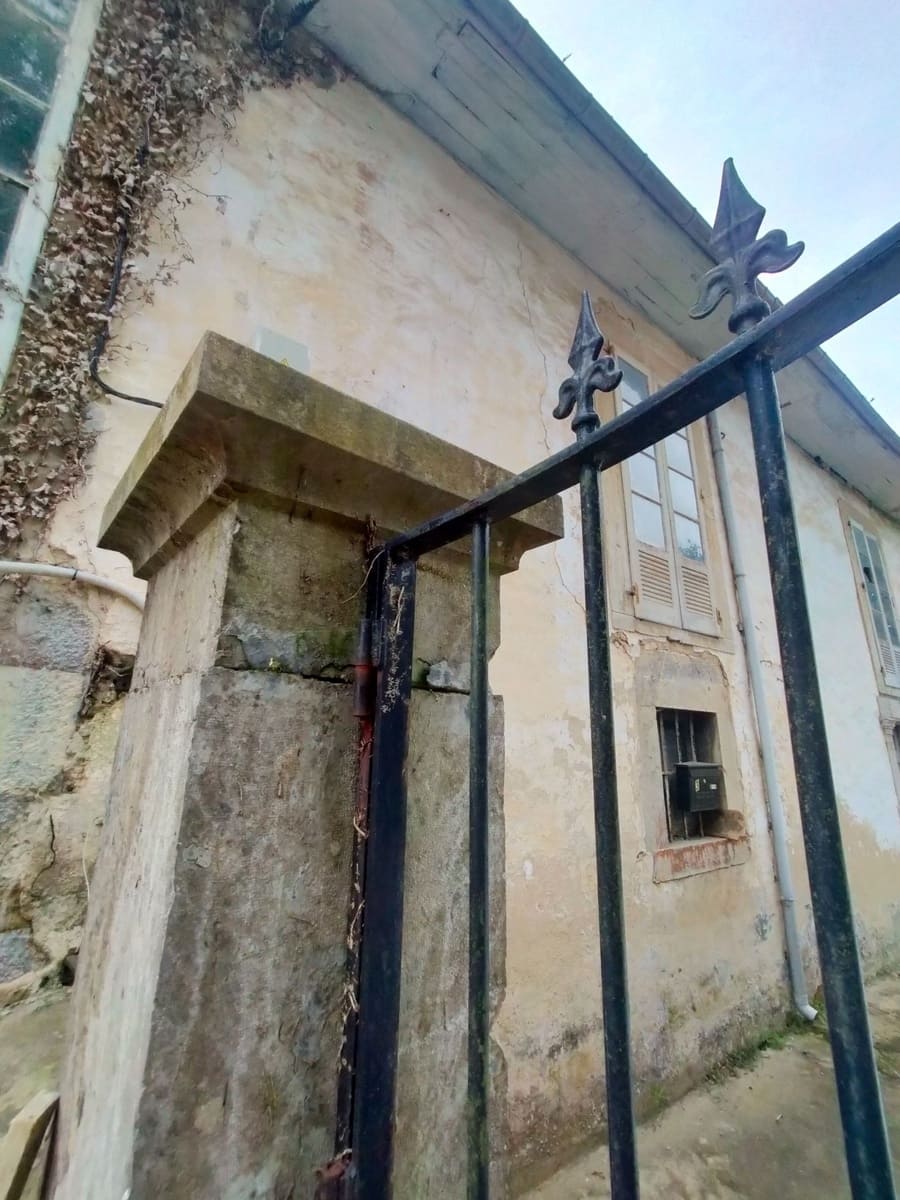 5 slaapkamer Finca/Landhuis te koop in Pravia met garage - € 135.000 (Ref: 8480603)