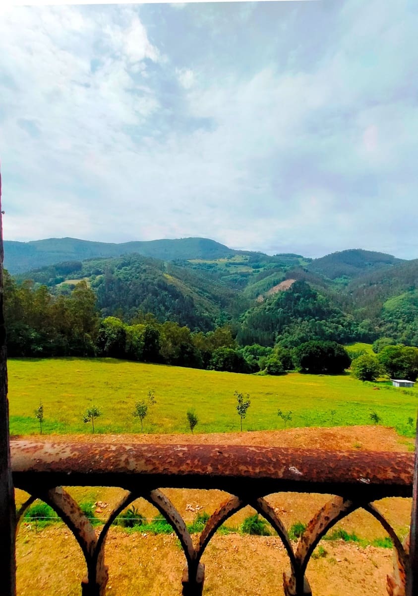 5 slaapkamer Finca/Landhuis te koop in Pravia met garage - € 135.000 (Ref: 8480603)