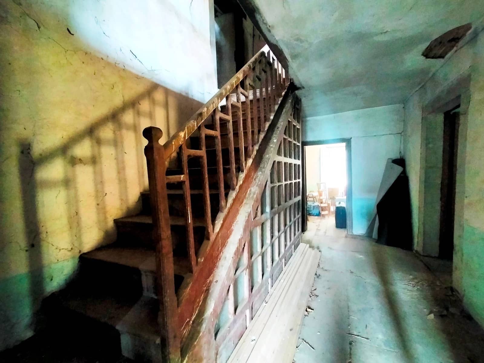 5 slaapkamer Finca/Landhuis te koop in Pravia met garage - € 135.000 (Ref: 8480603)