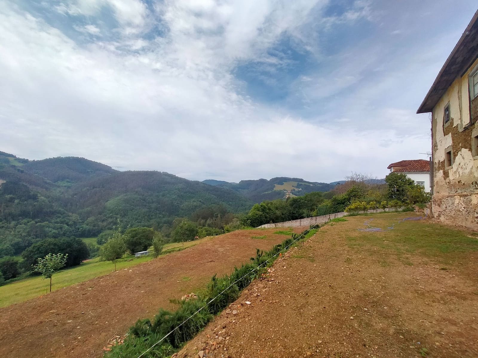 5 slaapkamer Finca/Landhuis te koop in Pravia met garage - € 135.000 (Ref: 8480603)