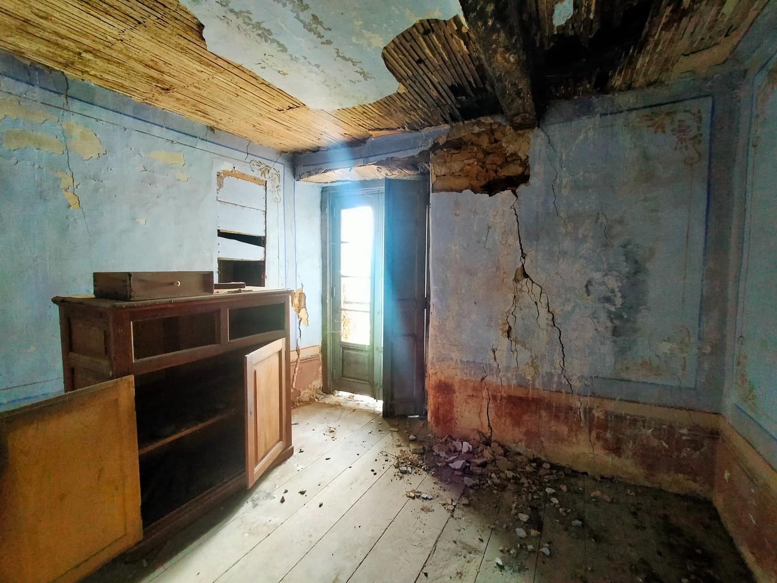 5 slaapkamer Finca/Landhuis te koop in Pravia met garage - € 135.000 (Ref: 8480603)