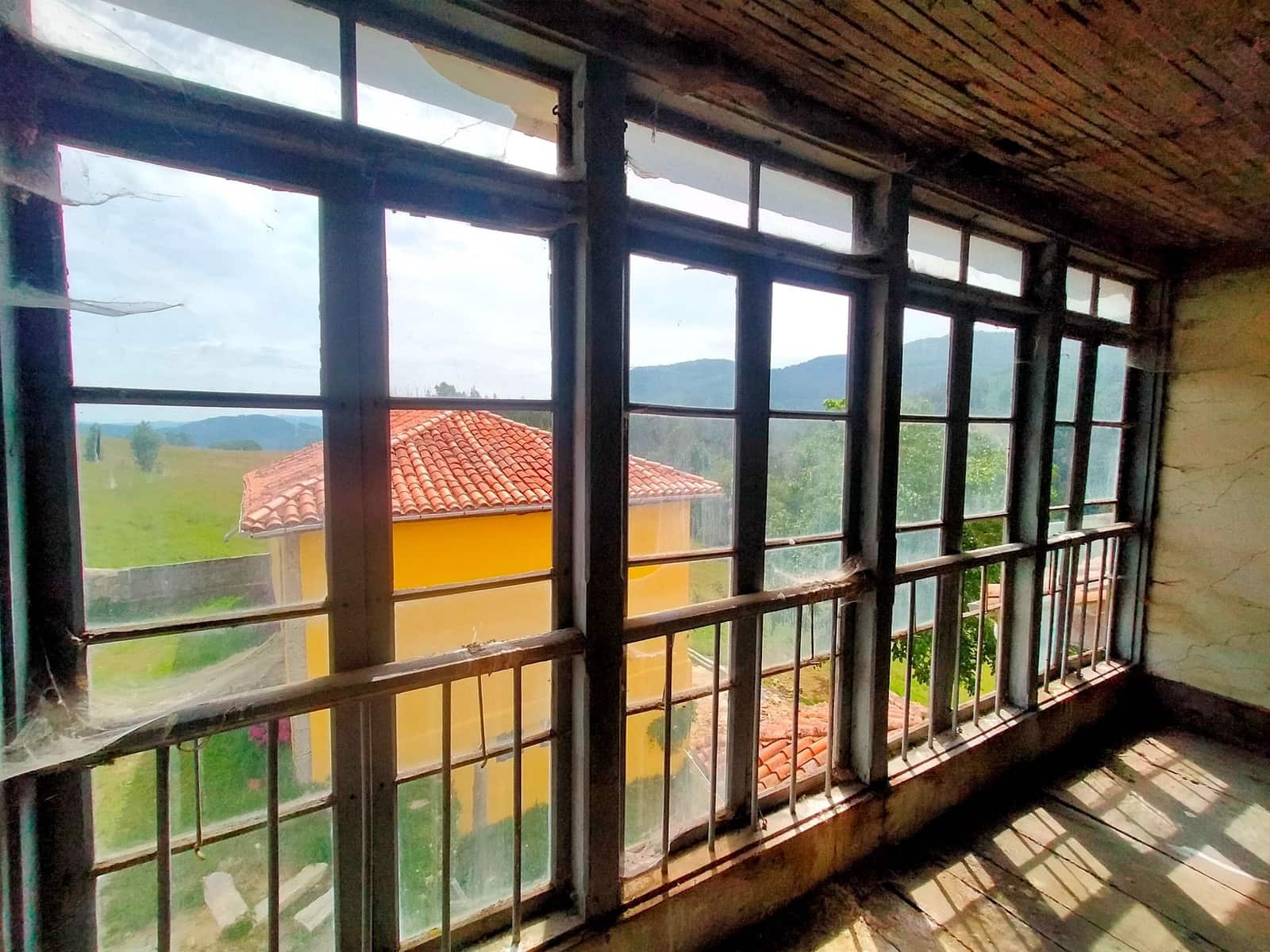 5 slaapkamer Finca/Landhuis te koop in Pravia met garage - € 135.000 (Ref: 8480603)