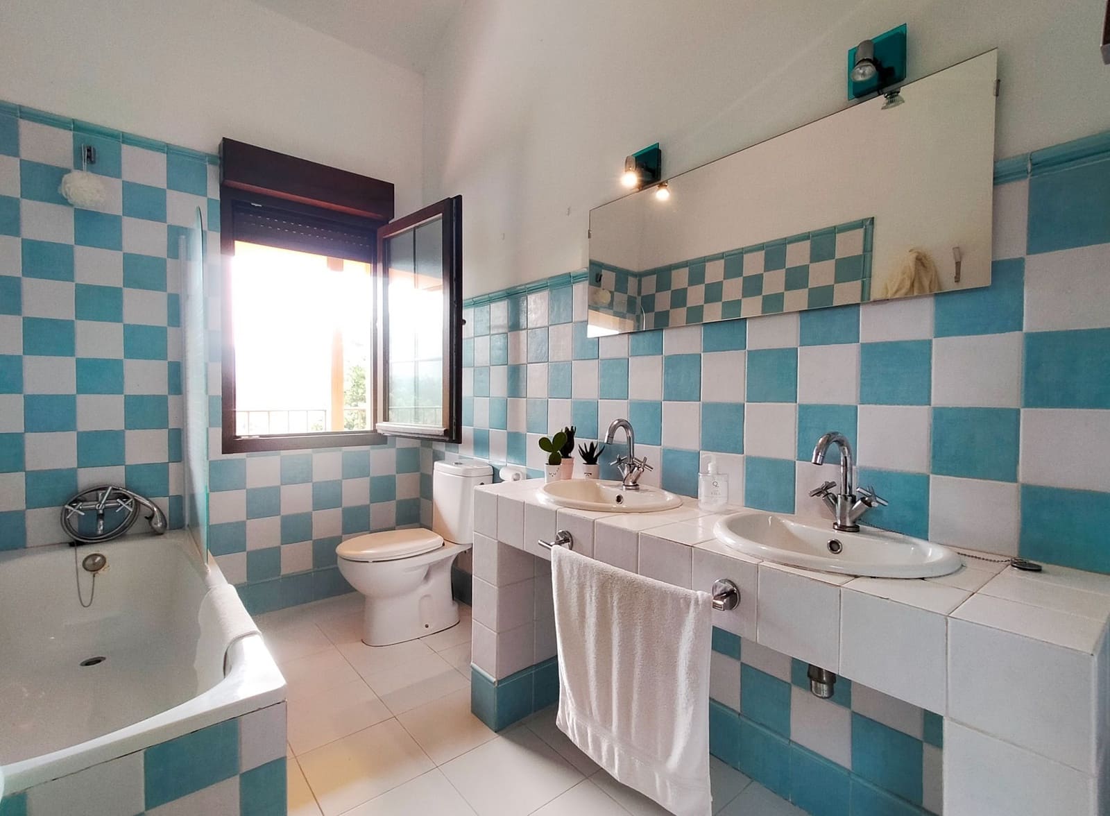 7 soveværelse Villa til salg i Cudillero med garage - € 550.000 (Ref: 8564520)