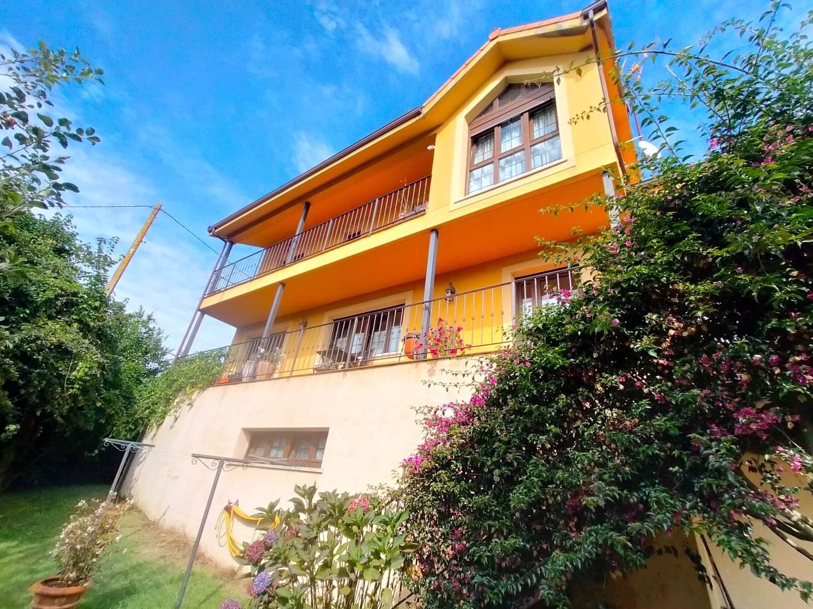 7 soveværelse Villa til salg i Cudillero med garage - € 550.000 (Ref: 8564520)