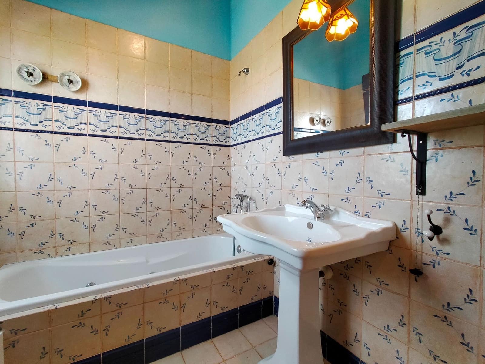 7 soveværelse Villa til salg i Cudillero med garage - € 550.000 (Ref: 8564520)