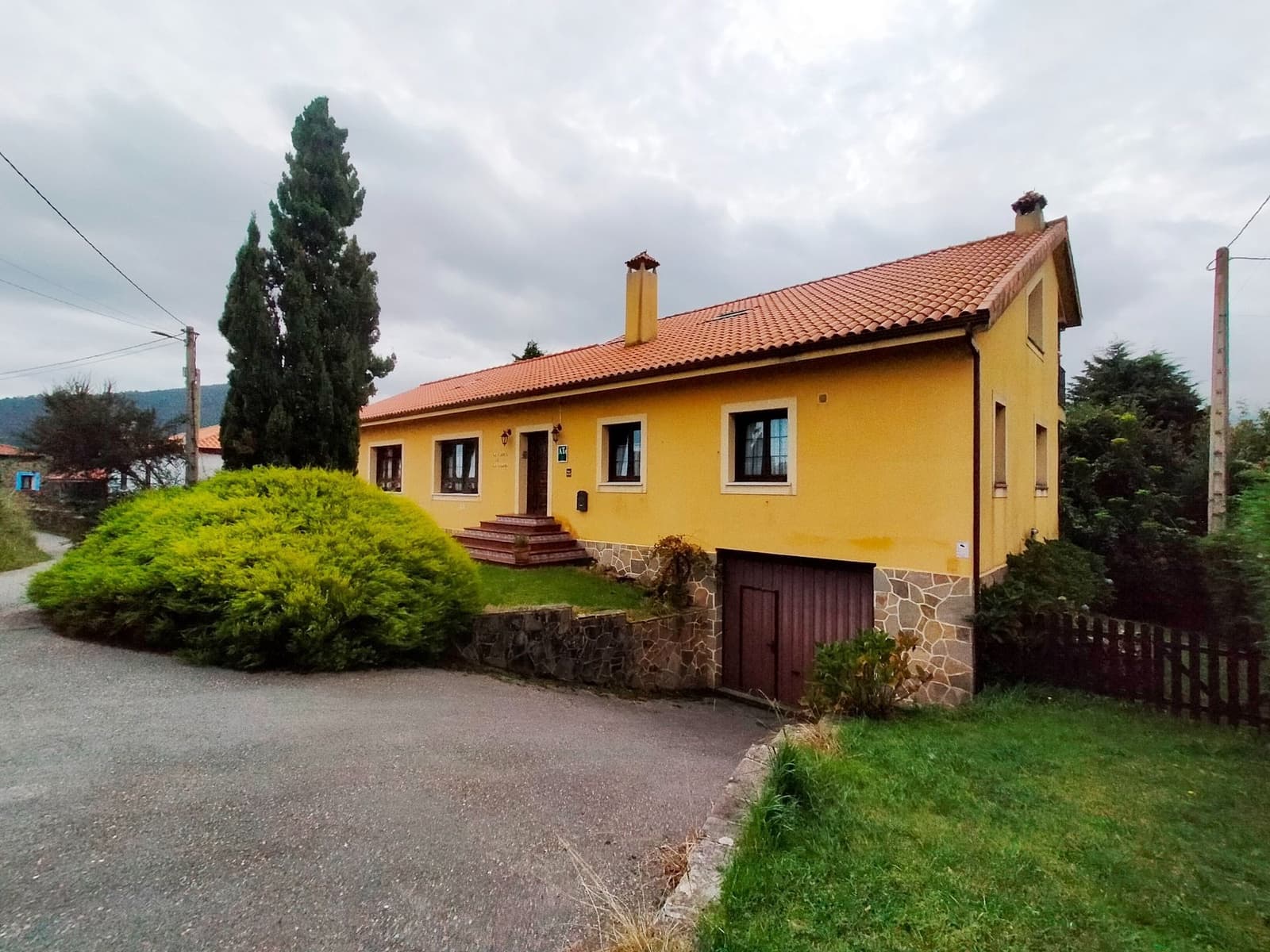 7 soveværelse Villa til salg i Cudillero med garage - € 550.000 (Ref: 8564520)