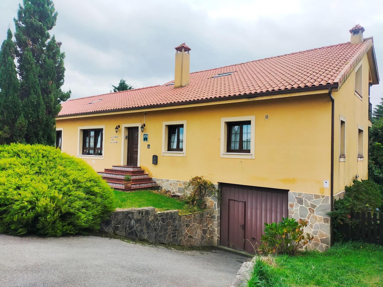7 soveværelse Villa til salg i Cudillero med garage - € 550.000 (Ref: 8564520)
