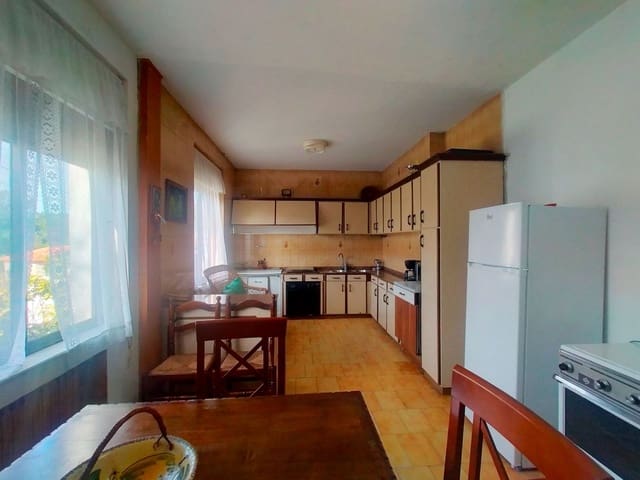 Chalet de 6 habitaciones en Pravia en venta con garaje - 245.000 € (Ref: 8567829)