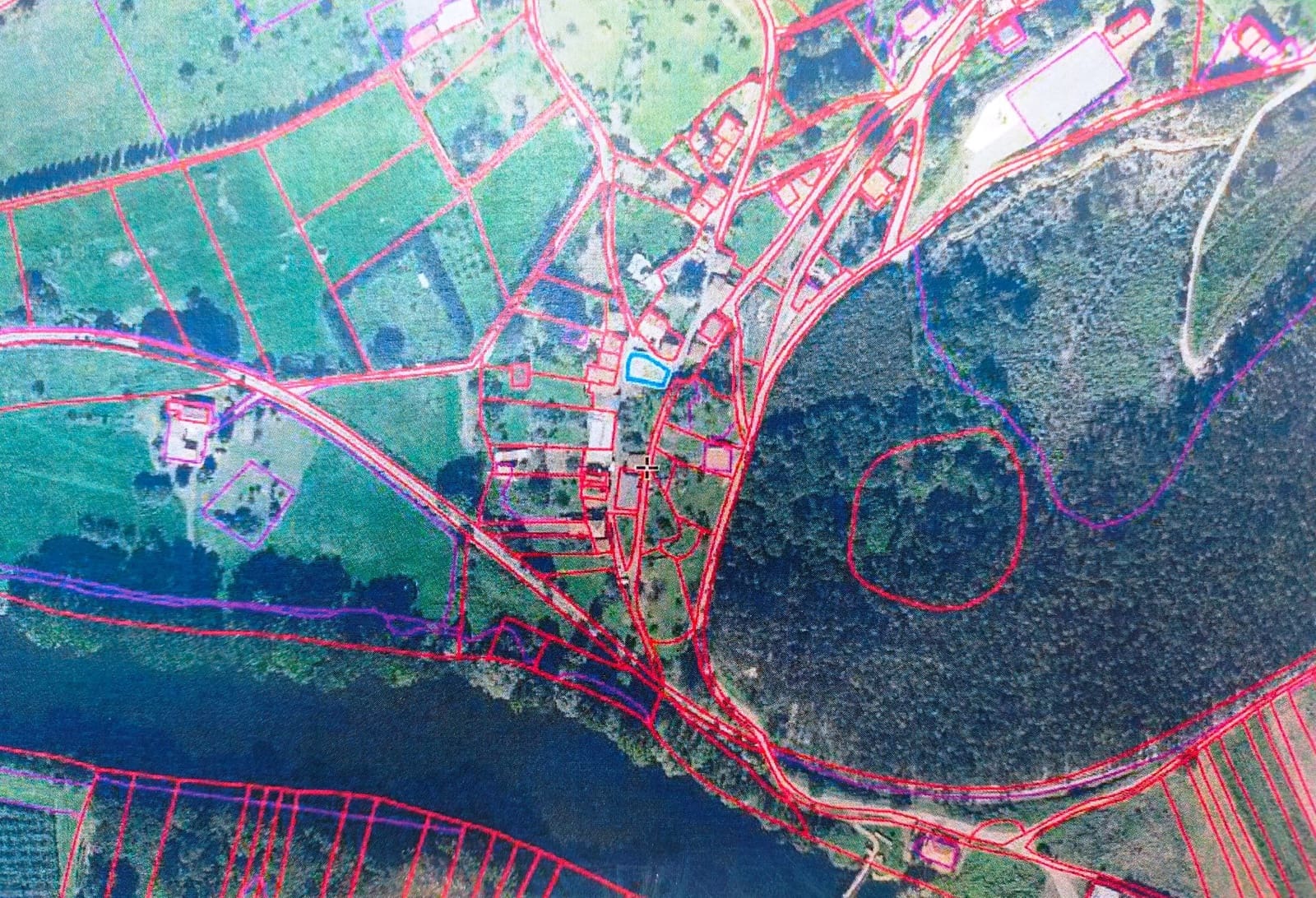 Finca/Herregård til salgs i Pravia - € 15 000 (Ref: 8764734)