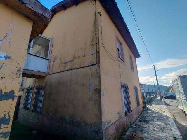 4 quarto Casa em Banda para venda em Pravia com garagem - 70 000 € (Ref: 8869201)