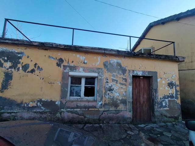 4 quarto Casa em Banda para venda em Pravia com garagem - 70 000 € (Ref: 8869201)