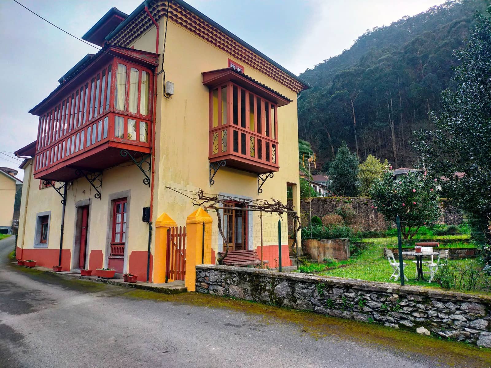 5 soveværelse Villa til salg i Pravia med garage - € 290.000 (Ref: 8874102)