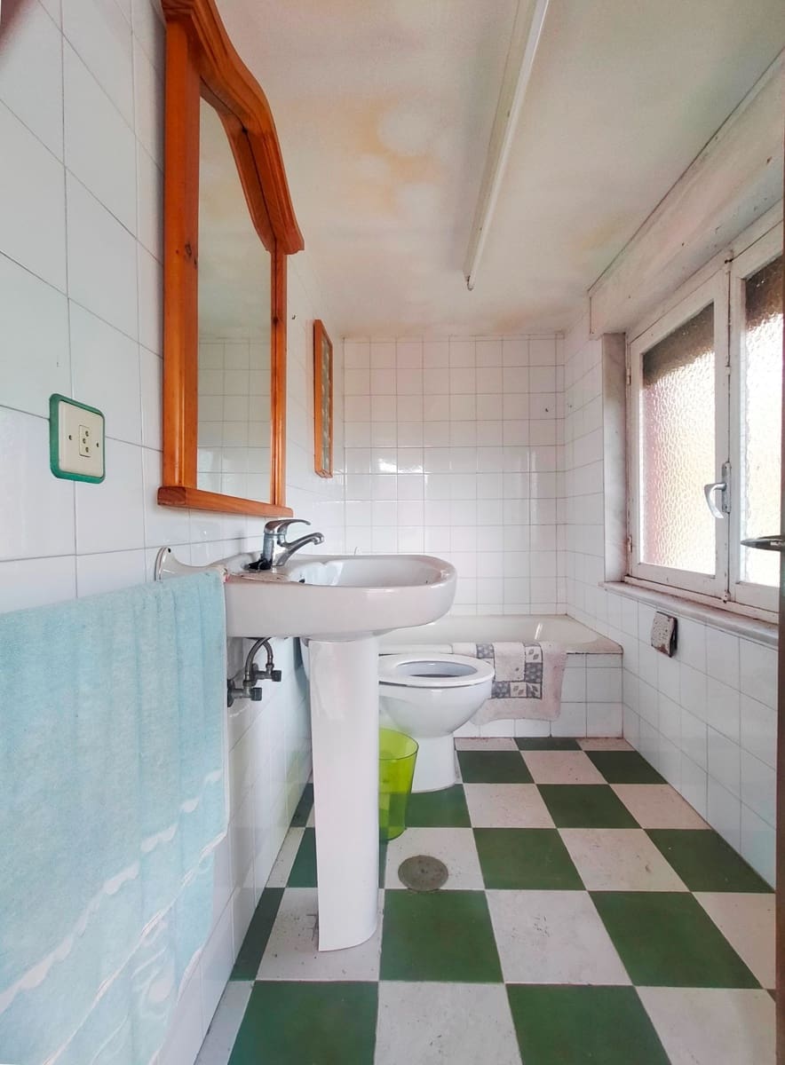 8 soveværelse Villa til salg i Pravia med garage - € 325.000 (Ref: 8887527)