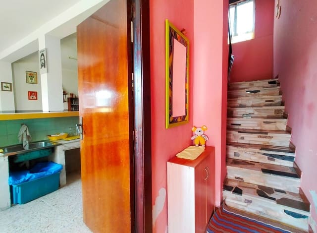 4 slaapkamer Halfvrijstaande villa te koop in Pravia met garage - € 165.000 (Ref: 8934881)