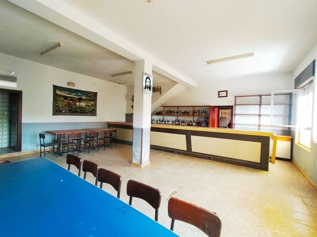 4 slaapkamer Halfvrijstaande villa te koop in Pravia met garage - € 165.000 (Ref: 8934881)