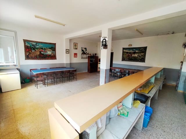 4 slaapkamer Halfvrijstaande villa te koop in Pravia met garage - € 165.000 (Ref: 8934881)
