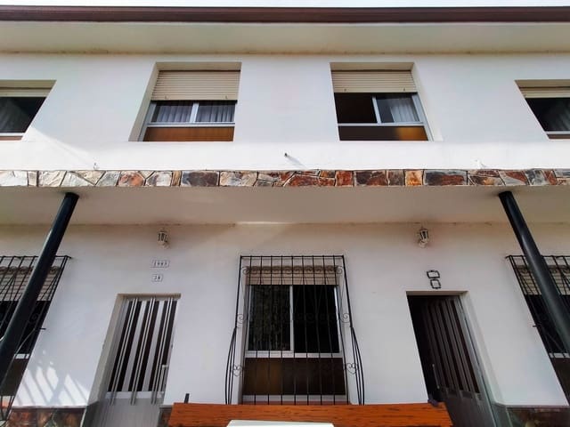 4 slaapkamer Halfvrijstaande villa te koop in Pravia met garage - € 165.000 (Ref: 8934881)