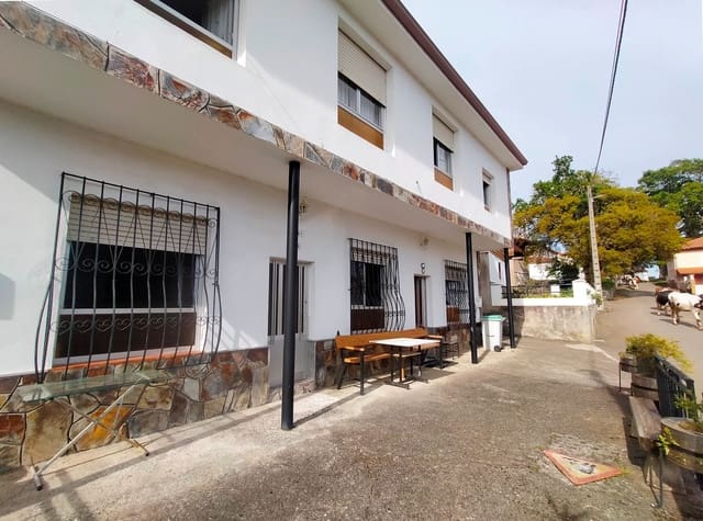 4 slaapkamer Halfvrijstaande villa te koop in Pravia met garage - € 165.000 (Ref: 8934881)