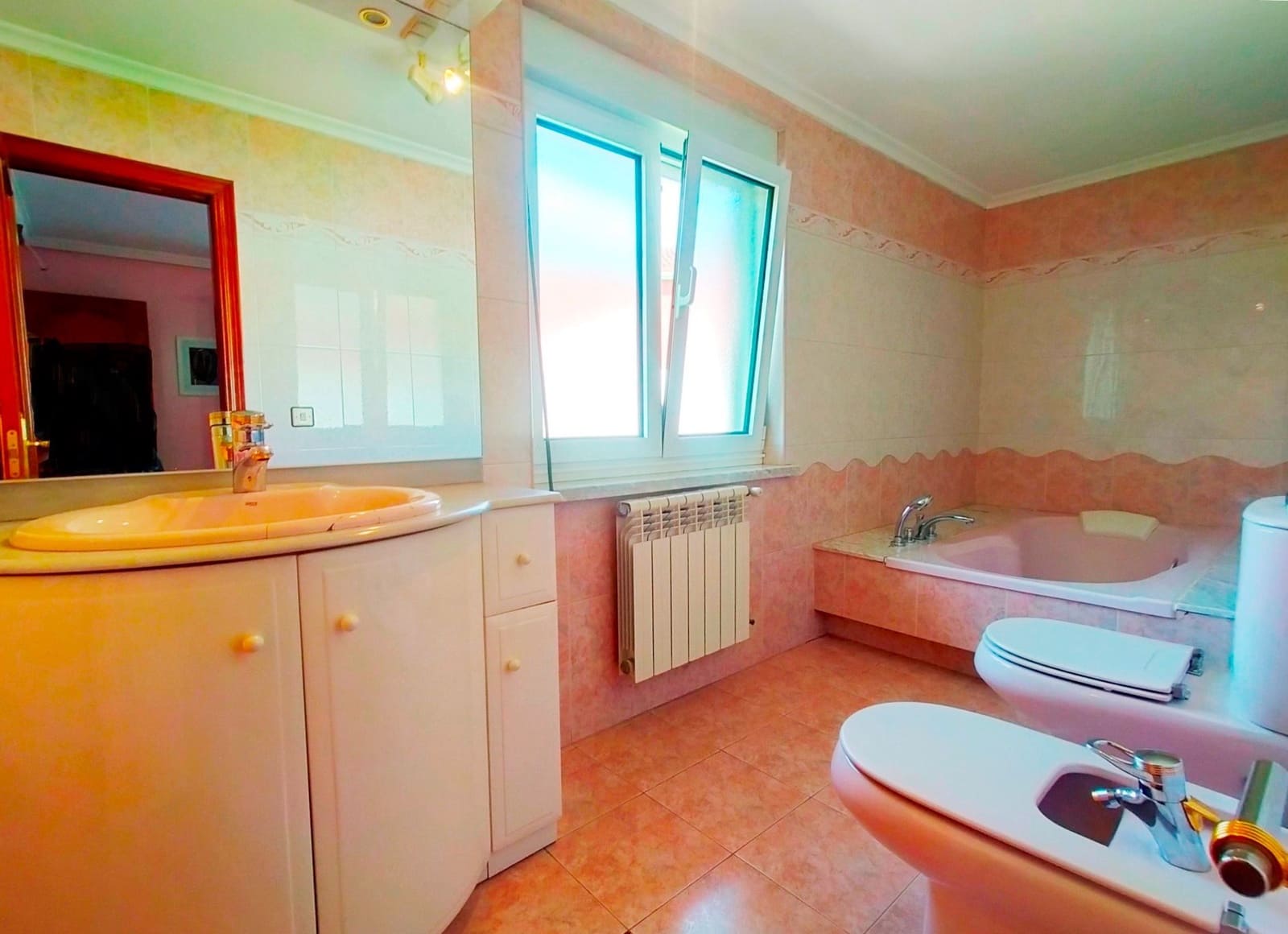 3 soveværelse Villa til salg i Soto del Barco med swimmingpool garage - € 350.000 (Ref: 9017104)