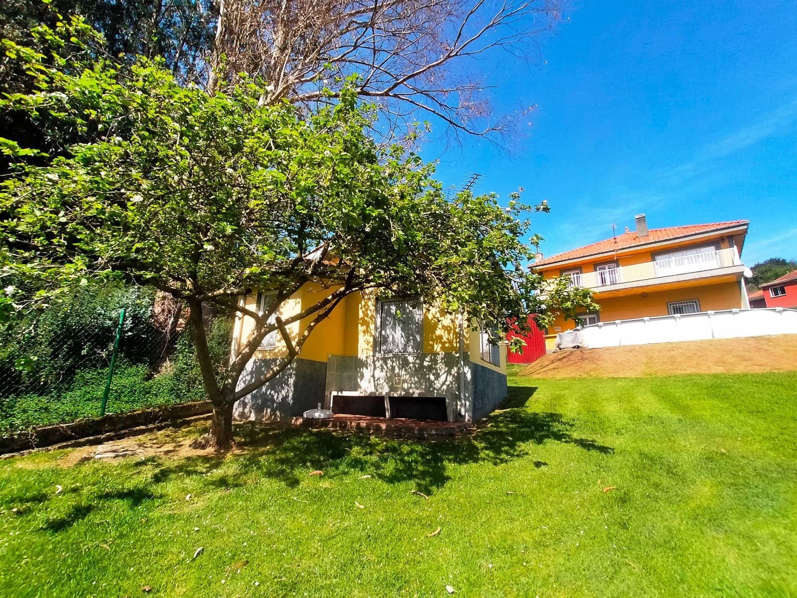 3 soveværelse Villa til salg i Soto del Barco med swimmingpool garage - € 350.000 (Ref: 9017104)